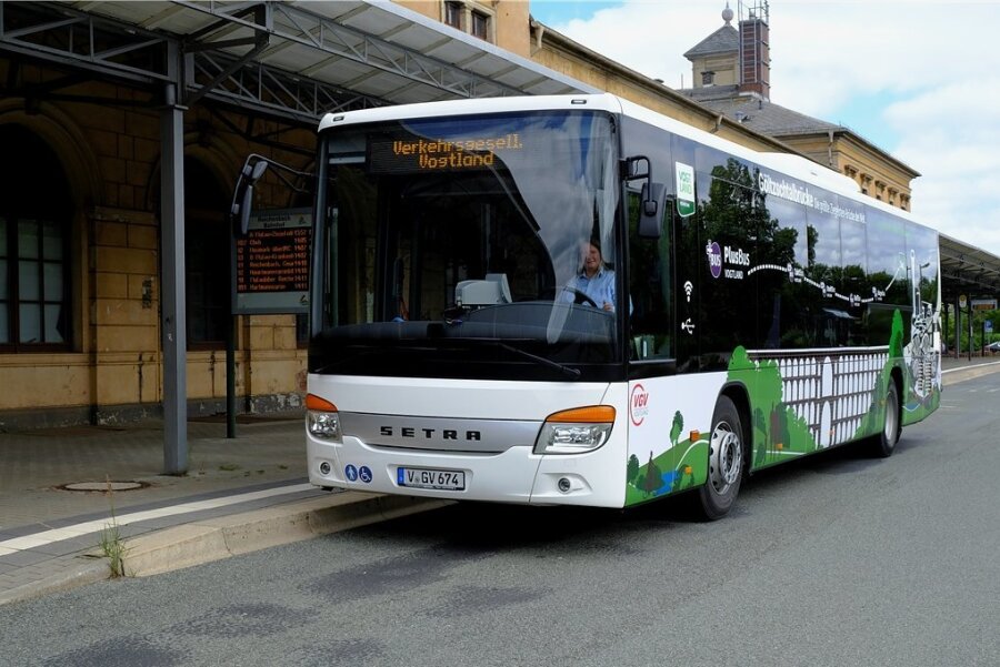 Neuer Plus-Bus im Vogtland soll Werbung für Welterbe-Bewerbung machen - Ein neuer Bus soll künftig Werbung für Reichenbachs Bemühen machen, für die Göltzschtalbrücke den Welterbestatus zu erlangen.