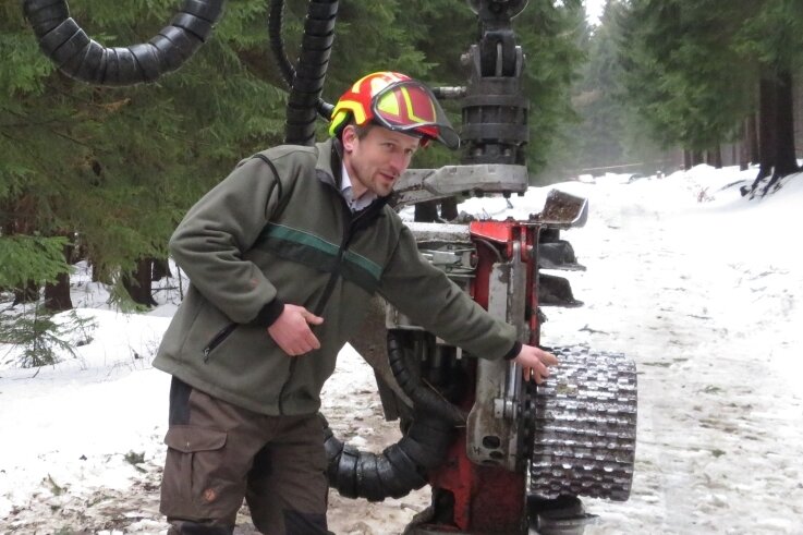 Clemens Weiser ist Leiter des Staatsbetriebs im Forstrevier Eibenstock. Er ist unter anderem verantwortlich für die Holzernte. 