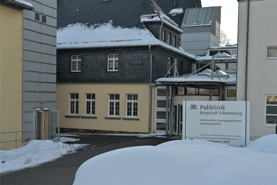 Neuer Poliklinik-Geschäftsführer: Wie es mit dem Bergarbeiter-Krankenhaus in Schneeberg weitergeht - Wie geht es mit dem ehemaligen Bergarbeiter-Krankenhaus weiter? Ein neuer Mietvertrag wird verhandelt.