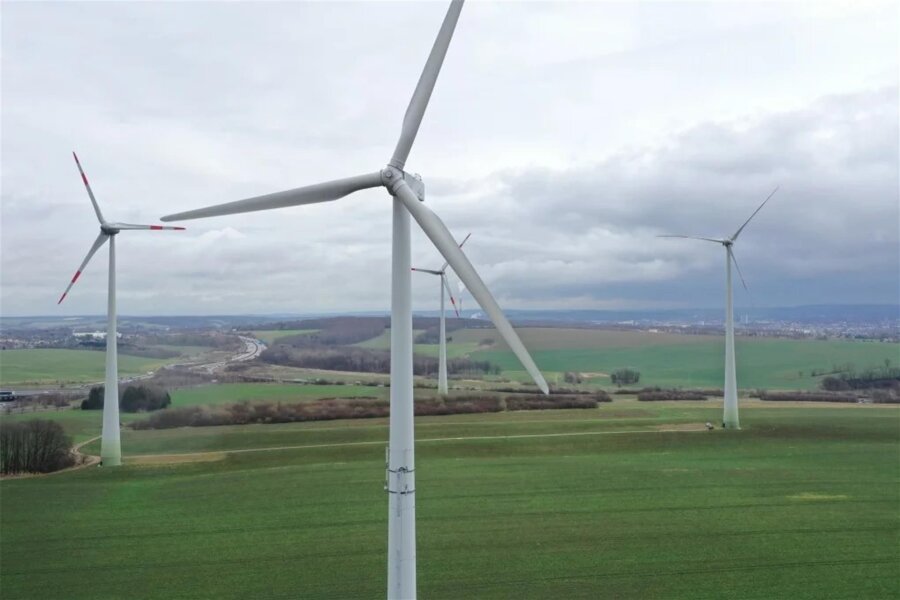 Neuer Standort für geplantes Windrad in Chemnitz - Im Windpark auf dem Galgenberg drehen sich bereits sechs Windkraftanlagen. Zwei weitere sollen jetzt dazukommen.