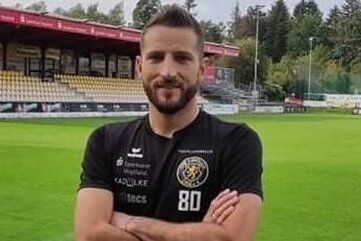 Neuer Stürmer muss wegen roter Karte auf Zypern pausieren - Neuverpflichtung Michail Fragkos darf am Wochenende noch nicht für den VfB auflaufen. 