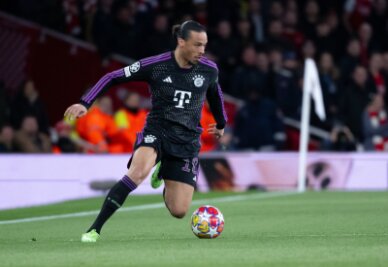 Neuer und Sané zurück im Bayern-Training - Der FC Bayern München hofft im Rückspiel gegen Arsenal London darauf Leroy Sane einsetzen zu können.