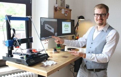 Neues aus dem Drucker - Hendrik Schnorr konstruiert in seinem Arbeitszimmer neue Bauteile, er tüftelt aber auch an der Verbesserung des 3D-Drucks. 