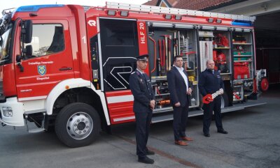 Neues Fahrzeug für die Klingenthaler Feuerwehr übergeben - 