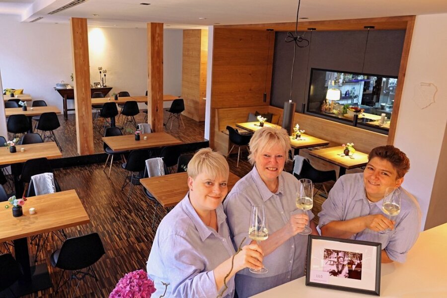 Yvette Preiß, Andrea Schilling und Janet Horn (von links) laden seit Mittwoch ins Restaurant im Lichtensteiner Altstadtquartier ein. 