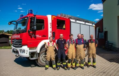 Neues Team für Brandeinsatz startet - Auf dem Weg ins Brandgebiet in der Sächsischen Schweiz machten sich am gestrigen Sonntag Feuerwehrleute vom Feuerwehrgerätehaus Oberdorf aus. 