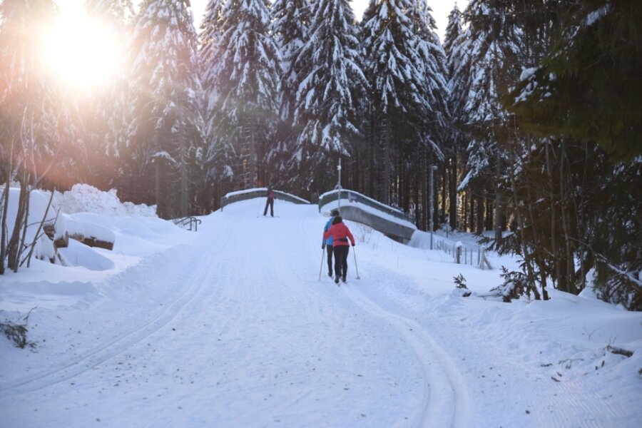 Neues touristisches Angebot für Skiläufer auf der Kammloipe - Als Stoneman Miriquidi Snow bewerben die Touristiker aus dem Erzgebirge eine viertägige Etappentour von Oberwiesenthal bis zum Schneckenstein und wieder zurück. Das obere Vogtland profitiert damit von der Marke, die vor allem Sportbegeisterte und Abenteuerlustige anspricht. 