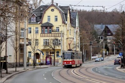 Neues Verkehrskonzept für Plauen: Warum sich die CDU für Autofahrer stark macht - Behält die Pausaer Straße ihre vier Fahrspuren oder büßt sie zwei ein? Die CDU will am jetzigen Zustand festhalten. 
