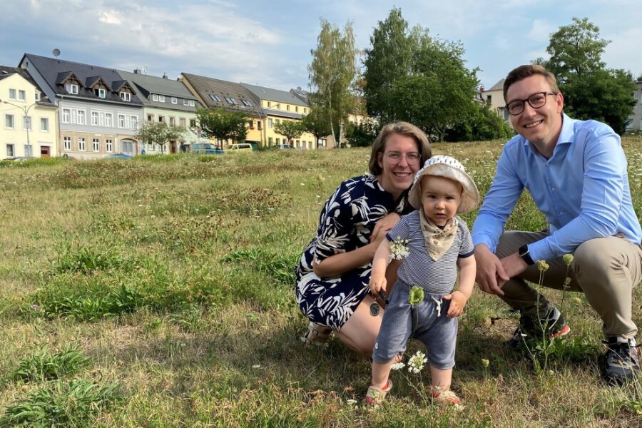 Julia und Maxim Felbel bauen sich auf dem Ruma-Gelände in Mittweida ein Haus. Dort soll ihr Sohn aufwachsen. Das Paar schätzt die Vorzüge der Kleinstadt und zieht deshalb aus Chemnitz weg.
