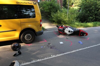 Neuhausen: Biker schwer verletzt - Bei einem Unfall auf der S 207 bei Neuhausen ist am Donnerstag ein Biker schwer verletzt worden.