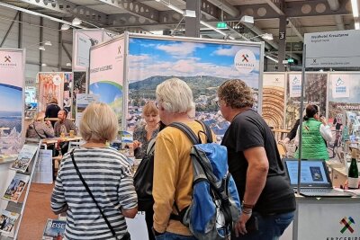 Neuhausen: Große Nachfrage in Thüringen nach Reisen ins Erzgebirge - Der Messestand der Neuhausener Touristiker auf der Reisemesse in Erfurt war gut besucht. 