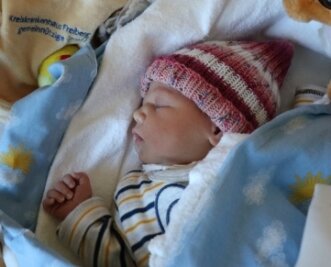 Neujahrsbaby in Freiberg ist da - Die kleine Eva erblickte als erstes Baby 2022 das Licht der Welt im Freiberger Krankenhaus. 