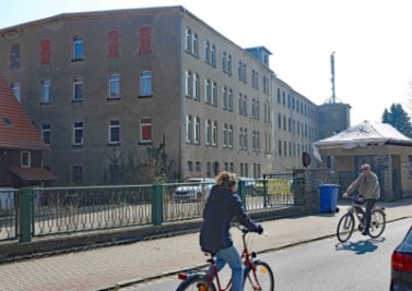 Neukirchen listet 16 Brachen in seinen Ortsteilen auf - Für den geplanten Abriss der maroden Fabrik an der Neukirchener Pestalozzistraße gibt es nunmehr grünes Licht für die Beantragung der erforderlichen Fördermitteln. 