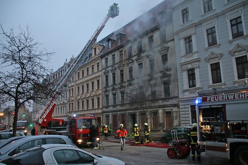 Neun Verletzte bei Brand in Görlitz - Polizei geht von Explosion aus - 