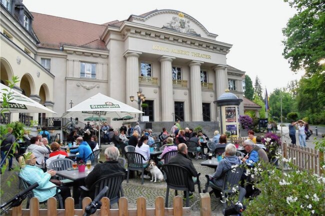 Neustart für Freiluftkonzerte am Theaterplatz in Bad Elster - Der Theaterplatz von Bad Elster: Am Dienstag spielt das Honeymoon-Duo.