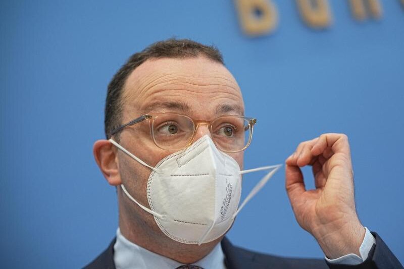            Jens Spahn (CDU), Bundesminister für Gesundheit, nimmt an einer Pressekonferenz zu Grippeimpfung und Corona teil. (Archivbild).