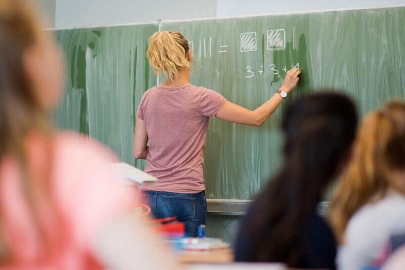 Newsblog Corona: Kritik an Regel-Ende für Sachsens Schulen und Kitas