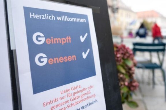 Newsblog Corona: Sachsen, Bayern und Baden-Württemberg verschärfen Regeln - vor allem für Ungeimpfte - 