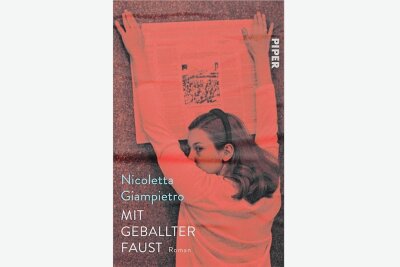 Nicoletta Giampietro  mit "Mit geballter Faust": Große Gefühle in schwierigen Zeiten - 