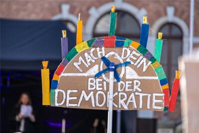 „Nie wieder ist jetzt“: Kundgebung für Demokratie in Annaberg - Worum es den Kundgebungsteilnehmern geht, werden wohl auch diesmal Schilder und Transparente verkünden.