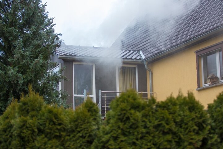 Niederbobritzsch: Wieder Feuer an der Talstraße - 