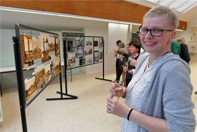 Niederbobritzscherin setzt historische Postkartenmotive neu ins Bild - Romy Schön in der Ausstellung im Kunstraum des Berufsschulzentrums "Julius Weisbach", die bis zum 13. April besichtigt werden kann.