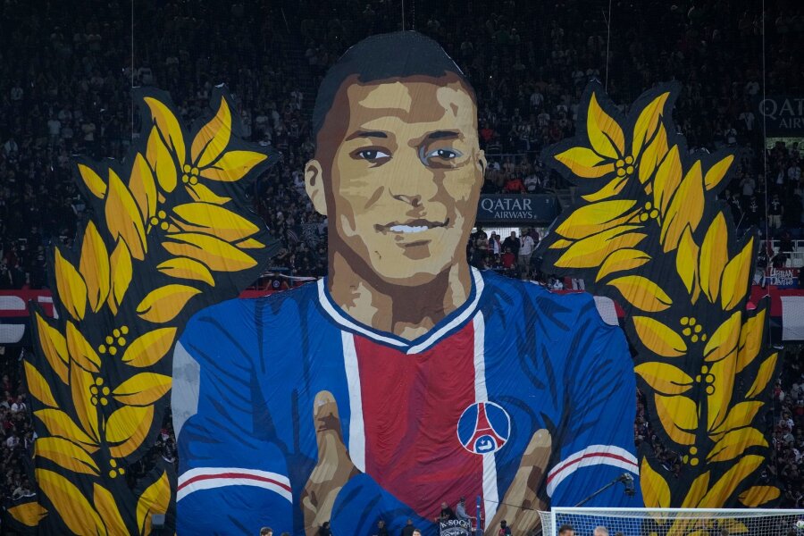 Niederlage für Mbappé in letztem Heimspiel mit PSG - Mbappé wurde vor Anpfiff der Partie gegen Toulouse mit einer großen Choreo geehrt.