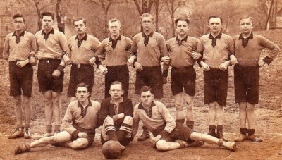 Niederwiesaer feiern Jubiläum zunächst im kleinen Rahmen - Männer der ersten Stunde: Im Juni 1921 ist in Niederwiesa erstmals Handball gespielt worden. Bald soll eine Stele im Ort daran erinnern. 