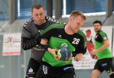 Niederwiesaer läuten Neustart ein - Die Niederwiesaer Handballer um Nils Helke (M.) kämpfen in der kommenden Saison eine Liga tiefer um Punkte. 