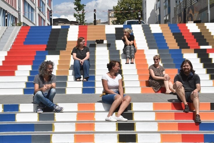Die bunte Treppe an der Augustusburger Straße war ein "Nimm Platz"-Projekt. Jetzt läuft eine neue Ausschreibung. 