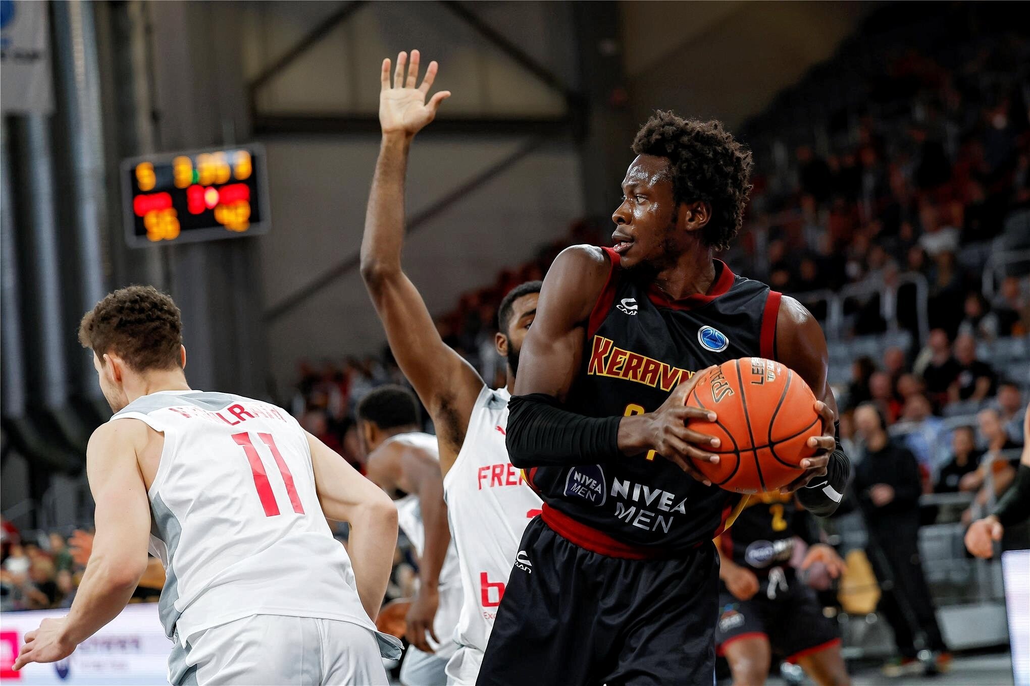 Niners Chemnitz verstärken Kader mit ReboundAss Ousman Krubally