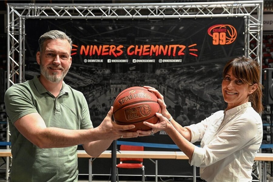 Unternehmerin Micaela Schönherr ist seit 2016 Präsidentin der Niners Chemnitz. Journalist Sven Böttger ist seit 2014 im Vorstand. 