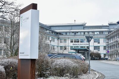 Die Paracelsus-Klinik in Adorf: 2003 übernahm der Osnabrücker Konzern das damalige Waldkrankenhaus vom Landkreis. Nun gibt es Hinweise auf bevorstehende Umstrukturierungen im Haus an der Sorger Straße.