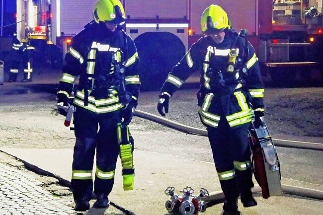 Notfallübung macht Probleme deutlich - Feuerwehrübung auf einem Firmengelände in Steinpleis. 