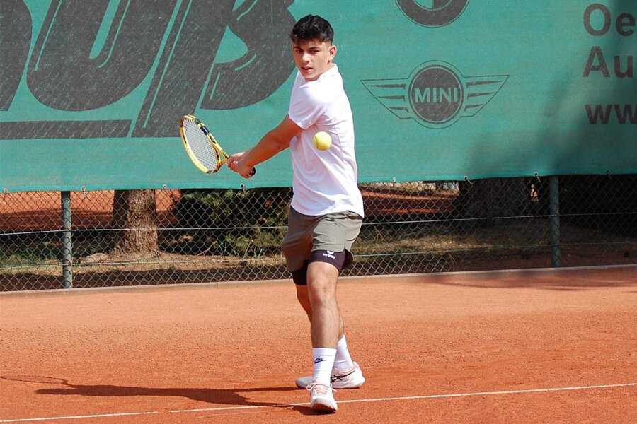 Novum im Tennis: 15-jähriger Zwickauer gewinnt Bezirksmeistertitel der Männer - Nasim Star ist neuer Tennis-Bezirksmeister der Männer.