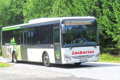 Nun auch Deutschneudorf: Sieben Erzgebirgsorte machen bei Gästekarte für den Bus mit - Das Angebot des Wanderbusses im Erzgebirge wird ab Karfreitag erweitert.