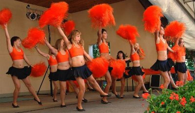 Nur 19 Gruppen fahren nach Grimma - <p class="artikelinhalt">Das Tanzsportteam Eternity, hier eine der Gruppen beim Auftritt zur 775-Jahr-Feier in Geringswalde, wird sich am Tag der Sachsen in Grimma beteiligen. </p>