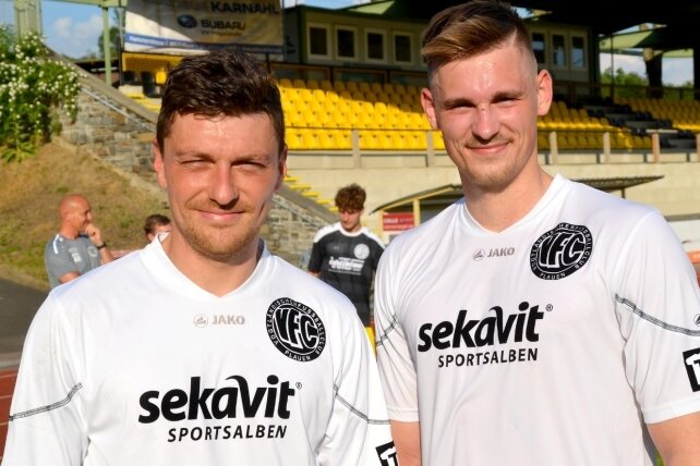 Patrick Grandner (links) hat seinen Vertrag beim VFC Plauen verlängert. Neu im Vogtlandstadion ist Eric Träger, der vom Regionalligisten VfB Auerbach kommt. 