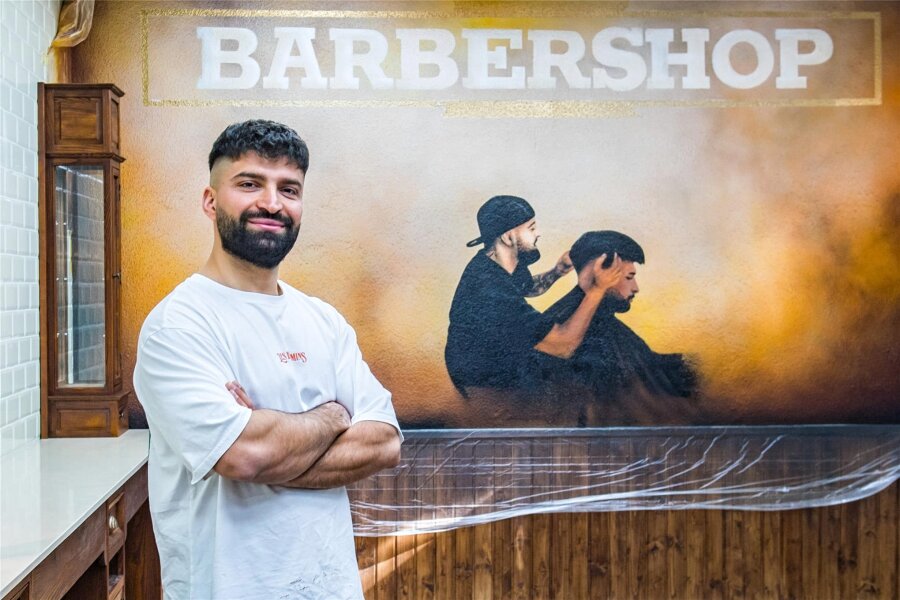 Nur rund 100 Meter entfernt: In Aue eröffnet neuer Barbershop neben Barbershop - Hawkar Haval ist Inhaber des „Gentlemen´s Barbershop“ im Auer Stadtzentrum.