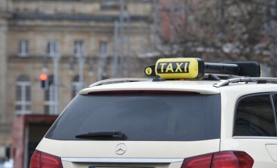 OB Schulze droht Chemnitzer Taxi-Gewerbe mit Konkurrenz - In Chemnitz gibt es etwa 65 Taxiunternehmen mit zusammen rund 180 Fahrzeugen. Doch nicht immer sind alle auch im Einsatz. 
