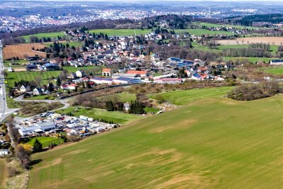 Oberlosaer suchen Flächen für neue Wanderer-Rastplätze - Der Plauener Ortsteil Oberlosa ist von viel Grün umgeben. Das zieht auch Wanderer an. Deshalb sollen in diesem Jahr neue Verweilplätze geschaffen werden.