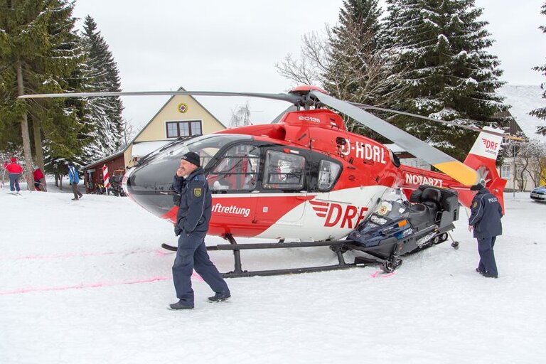 Oberwiesenthal: Hubschrauber-Landung am Fichtelberg missglückt - 