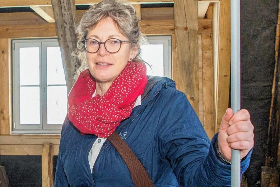 Oederaner forsten ihren Wald auf - Bauamtsleiterin Petra Wolf (auf der ehemaligen Rathaus-Baustelle): "Freuen uns über weitere Helfer." 