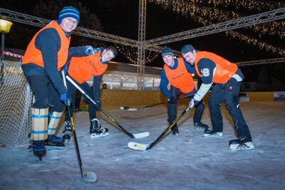 Oederaner laden zum Amateur-Eishockeyturnier ein - Am 25. Januar 2020 wird um den Pokal des Bürgermeisters gespielt.