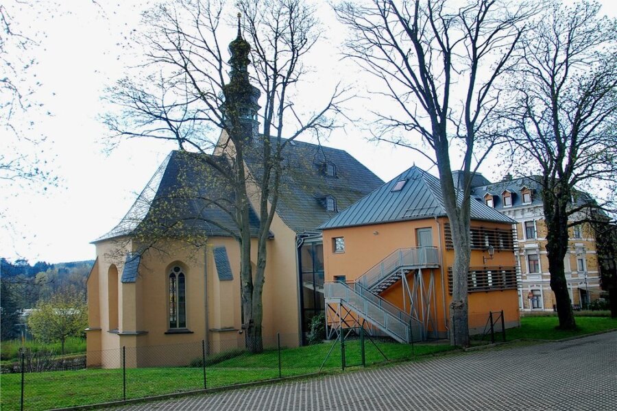 Oelsnitz prüft Licht aus an markanten Gebäuden in der Stadt -  Die Katharinenkirche in Oelsnitz.