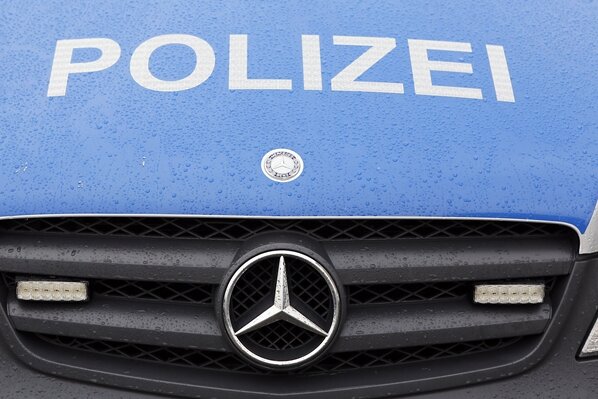 Oelsnitz/V.: Verletzter Fahrer flüchtet - 