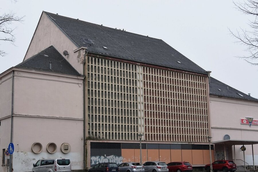 Mit diesem Gebäude verbinden Generationen von Oelsnitzern schöne Erinnerungen. Am Mittwoch hat der Stadtrat den Abriss beschlossen. 
