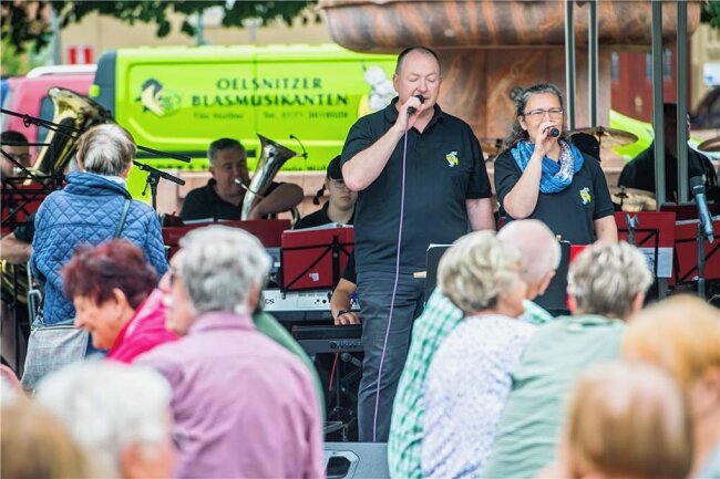 Oelsnitzer sind in den Kultursommer gestartet - Den Auftakt zum Kultursommer bildete ein Konzert mit den Oelsnitzer Blasmusikanten. 