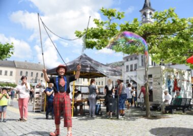 Oelsnitzer Sommermarkt bringt Leben in die Innenstadt - 
