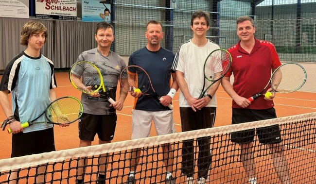 Oelsnitzer Tennisspieler gewinnen Hallen-Winterrunde - 